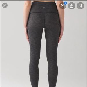 Lululemon Wunder Under sz 6